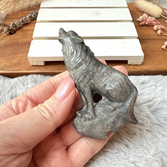 Beautiful Silver Sheen Obsidian Wolf Carving - Picture 3 of 6